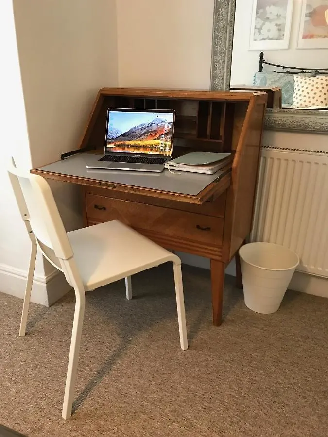 Amazing Apartment, Private Garden, Off Street Parking Hove 0*,