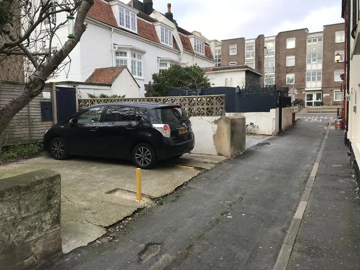 Amazing Apartment, Private Garden, Off Street Parking Brighton United Kingdom