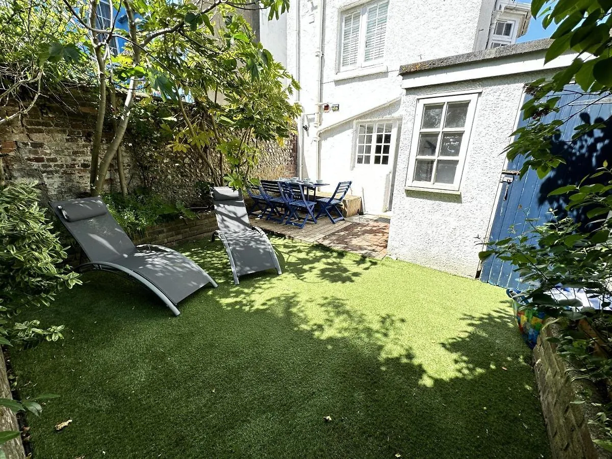 Apartmán Amazing Apartment, Private Garden, Off Street Parking Hove